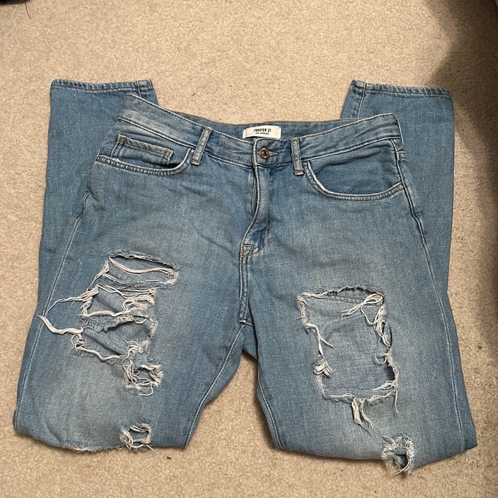 🌀 Distressed Boyfriend Jeans